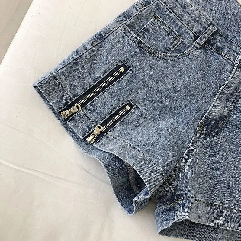 

2021 spring new Korean design sense double zipper decoration show thin high waist net red denim wide leg shorts women's clothing