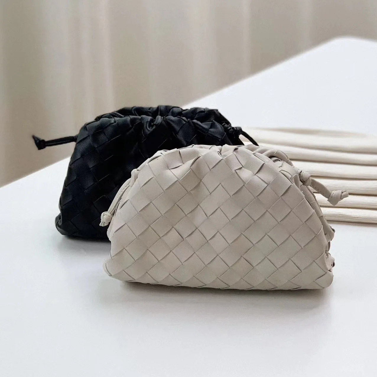 

LIKETHIS Luxury Brand Women Crossbody Bags Design Round Shape Purses and Handbags Clutch The Pouch Leather Woven Knitting Bag