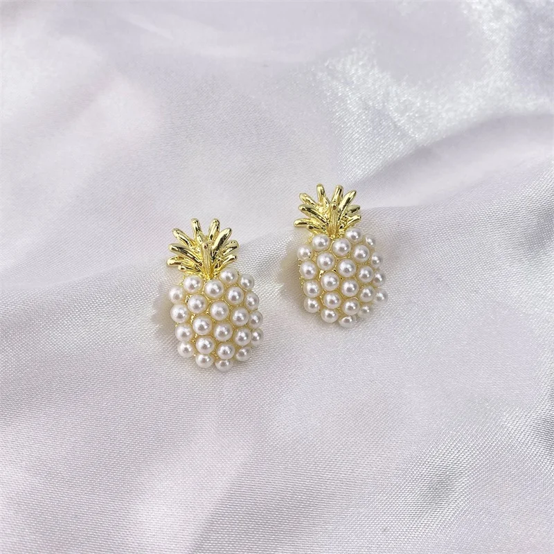 

EN New Arrival Geometric Pearl Women Classic Stud Earrings Pineapple Pearl Earrings Female Fashion Earrings Female Jewelry