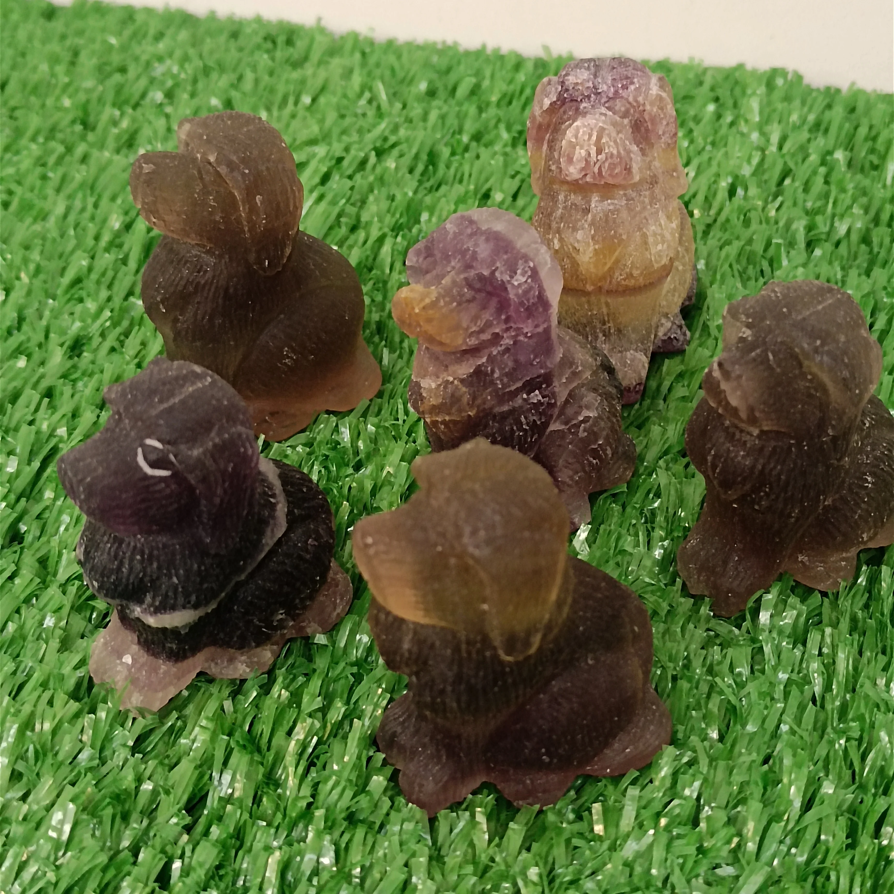 

45-50mm 1pc Natural Fluorite dog Figurines Hand Carved cute Animal Statue Healing Crystal decoration for gifts