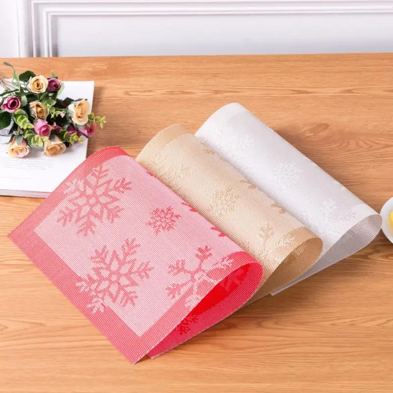 

Christmas Snowflake Hollow PVC Placemat Kitchen Dining Table Mats Western Restaurant Insulation Pads INS Nordic Hotel Home Decor