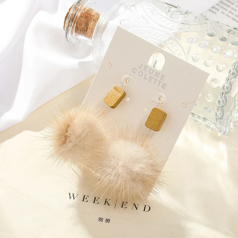 

Autumn Winter Fashion Pompom Fluffy ball Dangle Earrings For Women Vintage Fashion Khaki Hairball Drop Earrings Jewelry brincos