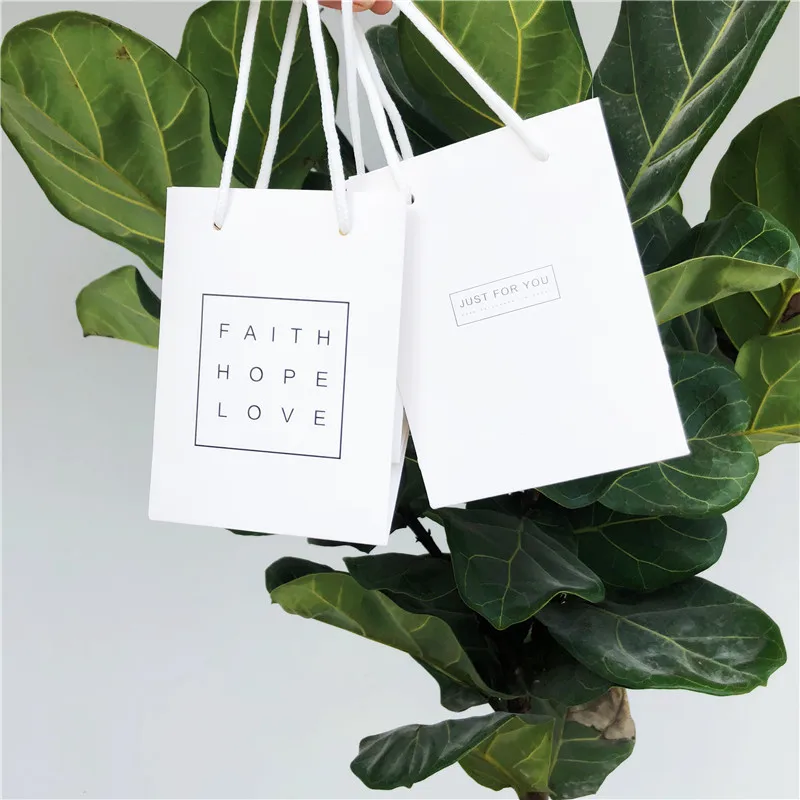 

50pcs/Lot Gifts Bags High Quality Printing Paper Jewelry Bag Wedding Birthday Party Gift Package Bags Wholesale Can be designed