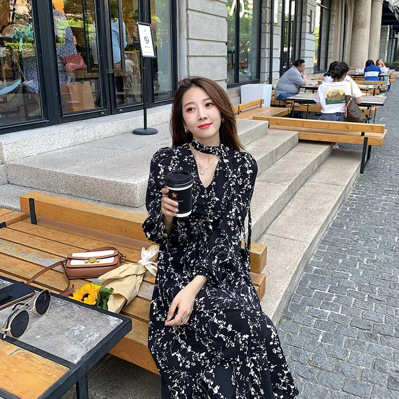 

Chic Vintage Slim Fit Bottoming Vestidos 2021 Autumn Blue Floral Printed Women Dress V Neck Flare Sleeve Waistband Chiffon Dress