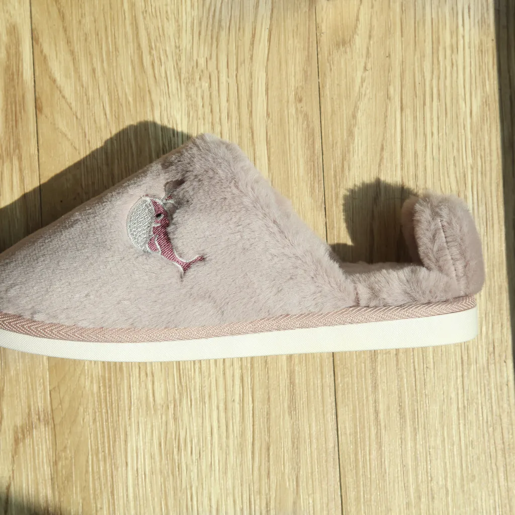 Теплые женские домашние тапочки Милые однотонные зимние с мехом из материала на