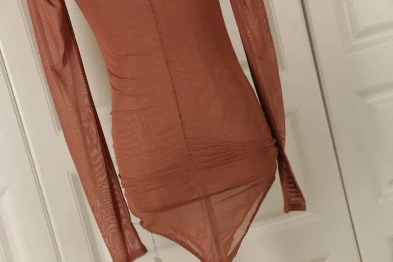 Весенняя французская нишевая ретро-футболка с квадратным вырезом и сетчатыми