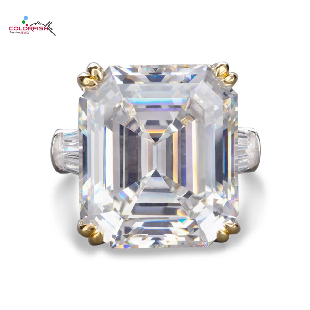 Женское двухцветное ювелирное изделие из серебра 925 пробы с изумрудом 14x16 мм 9