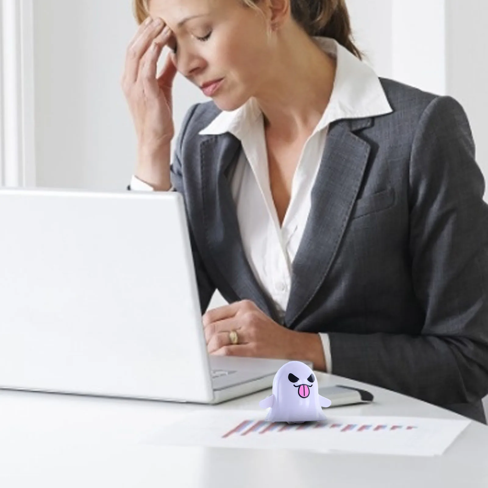 

Hot Ghost Fluorescent Squash Sticky Wall Ball Sticky Target Ball Decompression Throw Fidget Toy Kids Gift Novelty Stress Relief