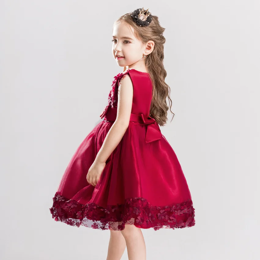 Романтическое многослойное платье из сетчатой ткани с объемным цветком и бантом