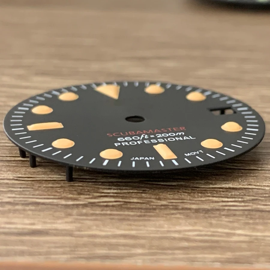 Watch dial parts white vintage dial 28.5mm SKX007 with Japanese NH35 movement 28.5mm green luminous Men‘s watch NH35 case