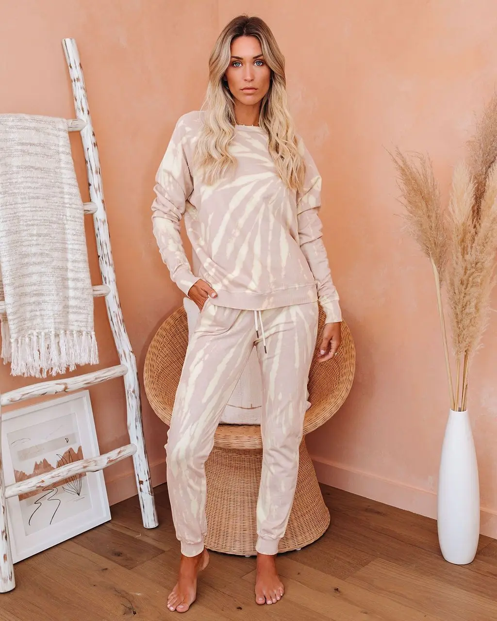 

2020 New Autumn Spring Women Sets Two Piece Print Suit Fashion Casual Long-sleeved Casual Female Pullovers Home Loose Tops