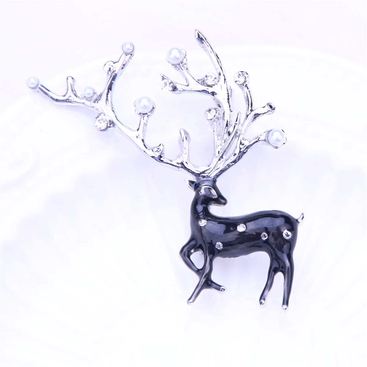 Доступны милый маленький олень Модные броши для женщин долларов пятнистого