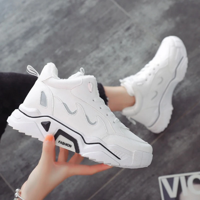 Женская зимняя обувь кожаная повседневная на плоской платформе теплая плюшевая