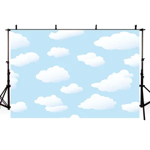 Фон для портретной фотосъемки с изображением белых облаков и голубого неба