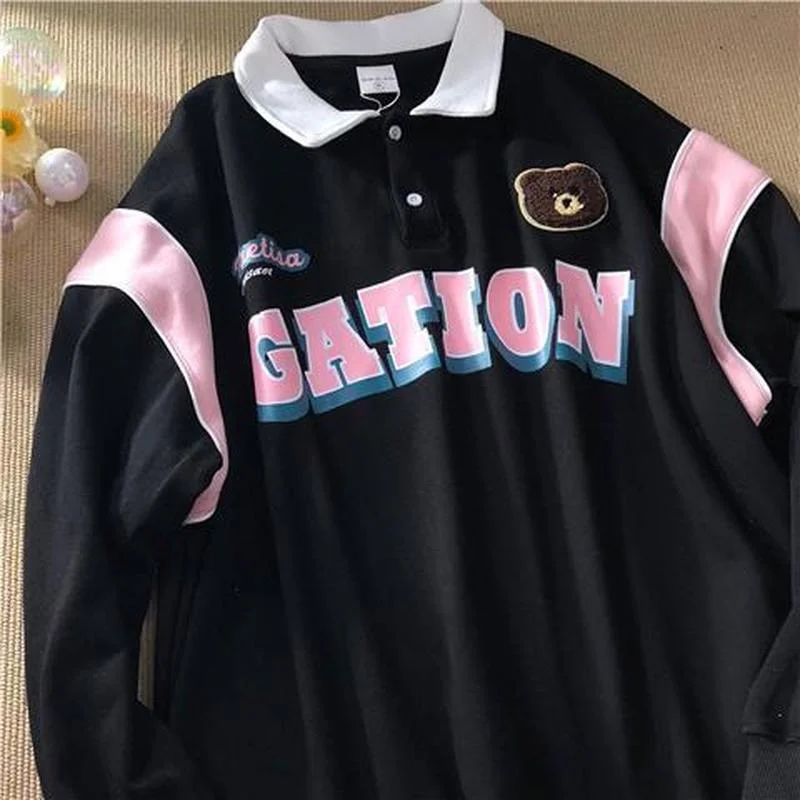 

Свитшот женский оверсайз с длинным рукавом и принтом медведя