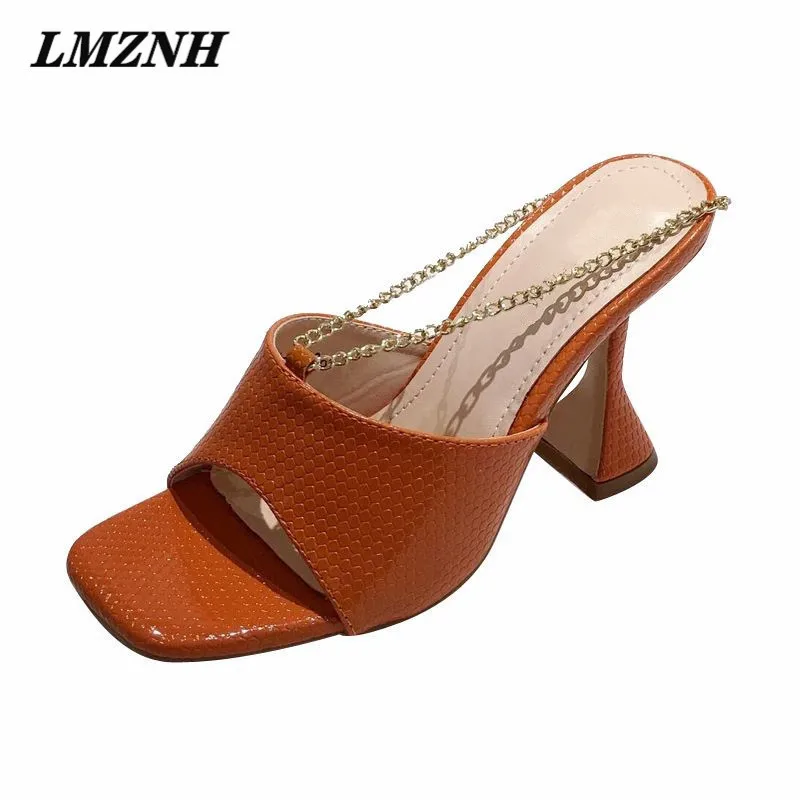 

Женские босоножки с цепочкой и квадратным носком, на каблуке