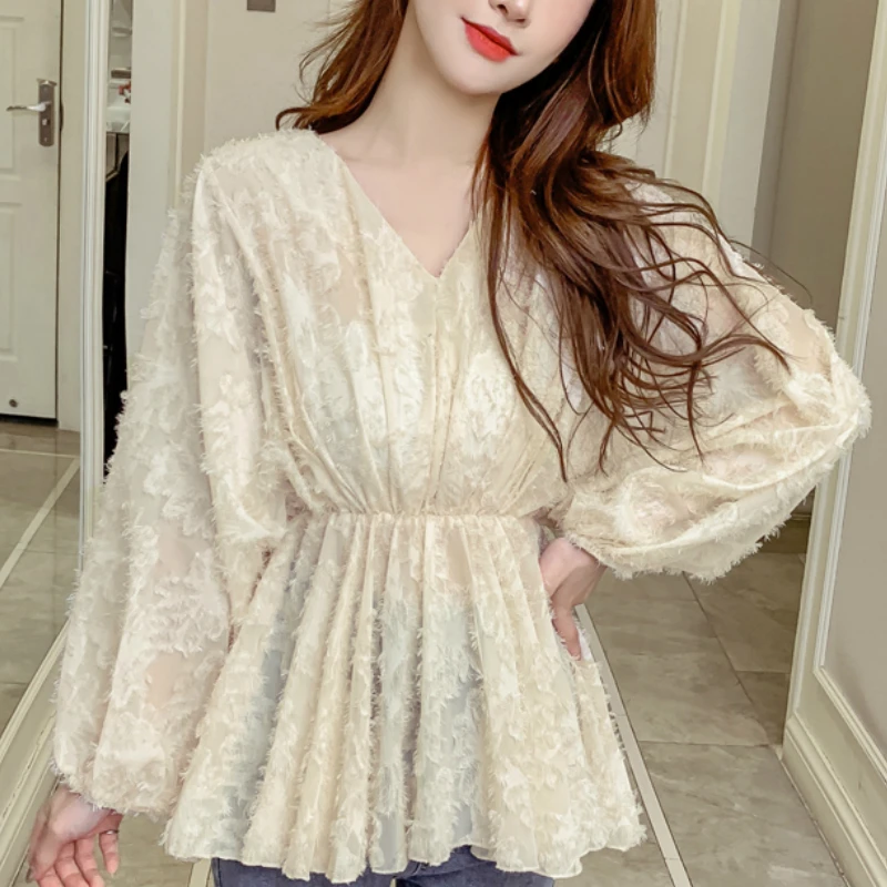 

2020 New Autumn Women Blouses Sexy V-neck Long Sleeve Solid Lace Shirt Lantern Sleeve Women Tops Casual Slim Waist Chic Clothes