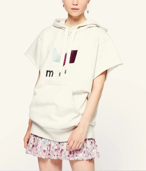 

Hoodies & Sweatshirts