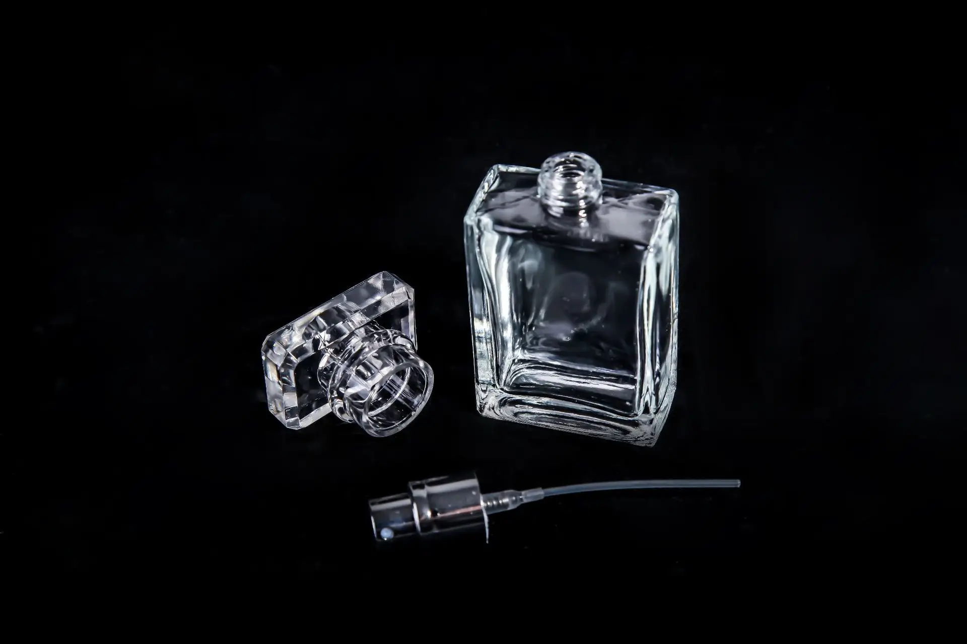 

6pcs 30ML Glass Perfume Square Bottle Empty Atomizer Perfume Spray Bottle Crystal Clear Black Color Perfume Bottle