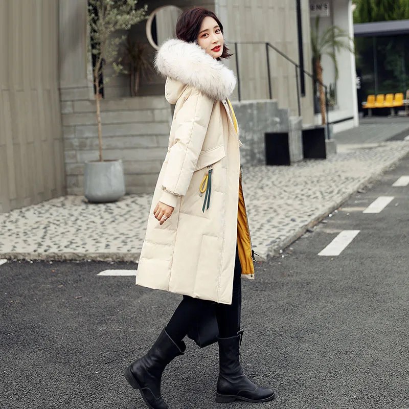 Верхняя одежда с воротником из натурального меха енота пальто женская длинная