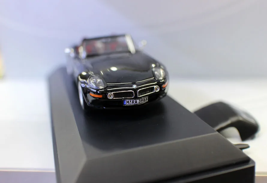Новые литая модель автомобиля 1/43 масштаб BMMW Z8 в Carboneblack met игрушечные машинки для