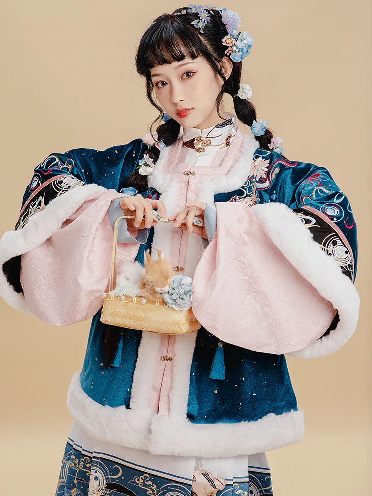 

Guofeng Dadian 2020 catwalk Hanfu Ming made short coat and horse noodles