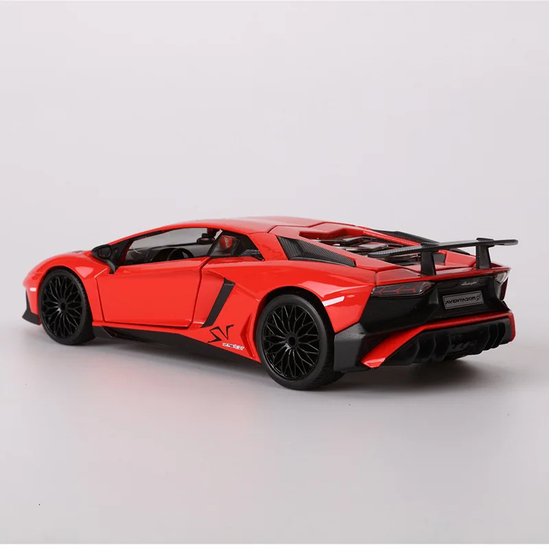 Bburago 1:24 Lambor LP750 литые под давлением модели автомобилей модель спортивный