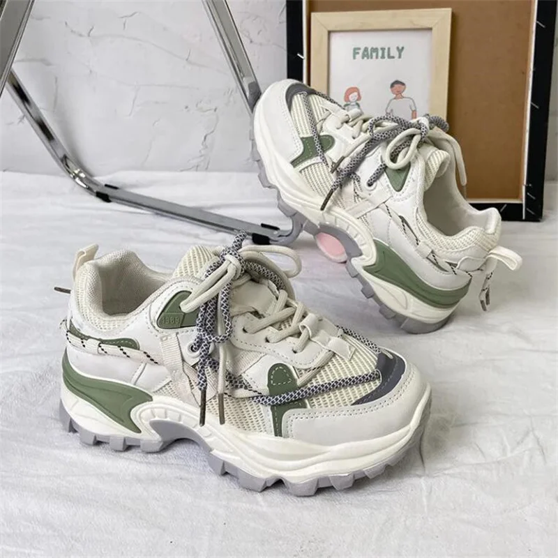 Женские кроссовки из ПУ кожи розовые на плоской вулканизированной подошве