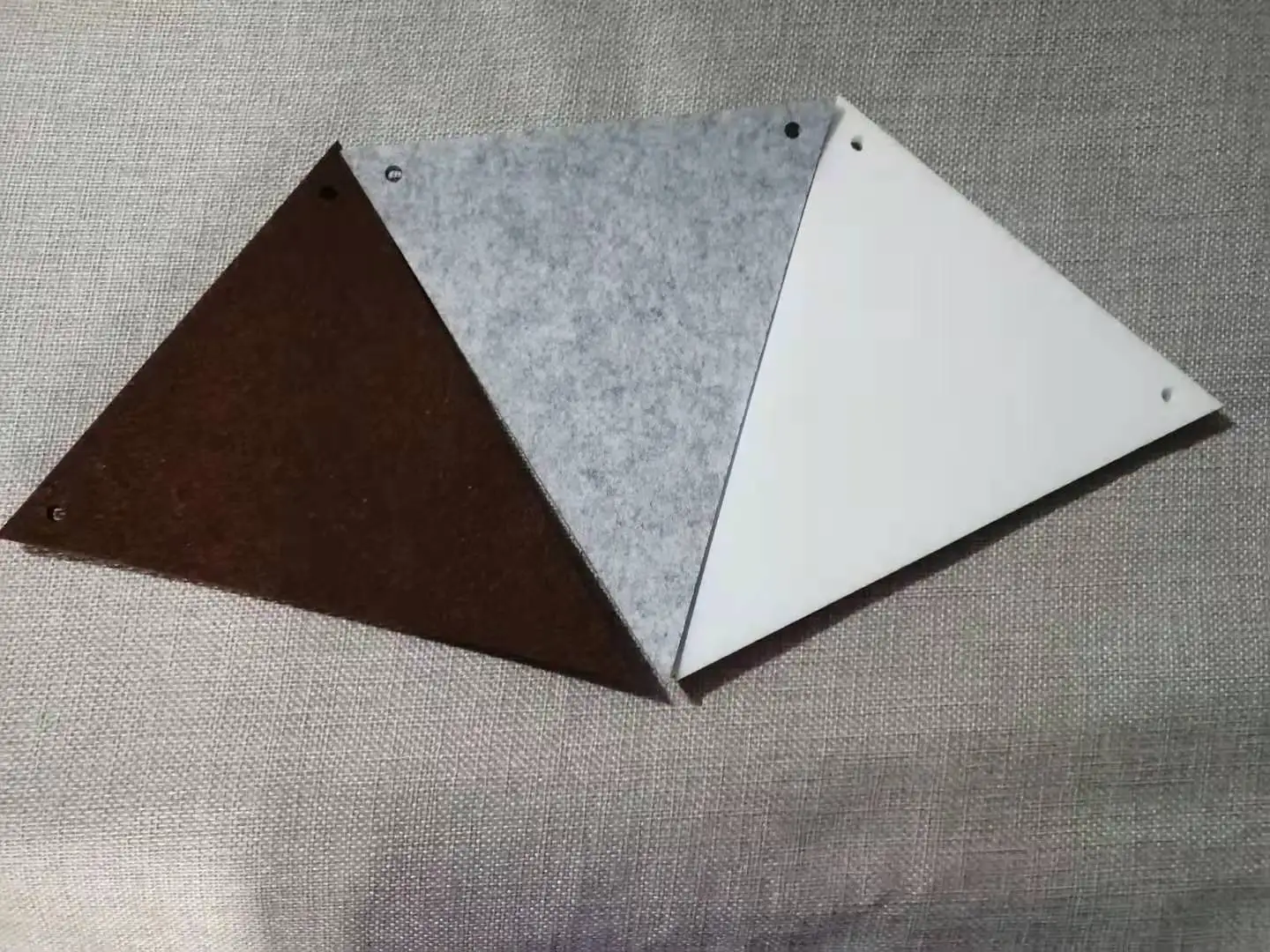 Фетровая гирлянда с флажками серый синий белый коричневый шнурок баннер