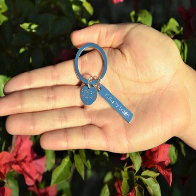 Мода персонализировать для женщин брелок мужчин пользовательское имя