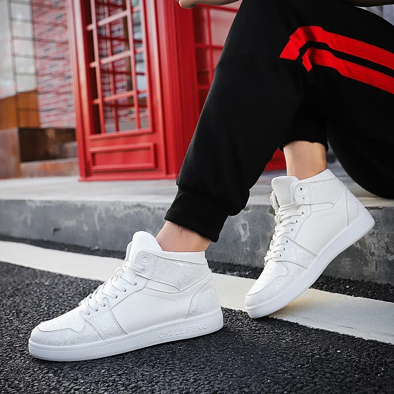 Мужские кроссовки с высоким берцем на шнуровке повседневная обувь классические