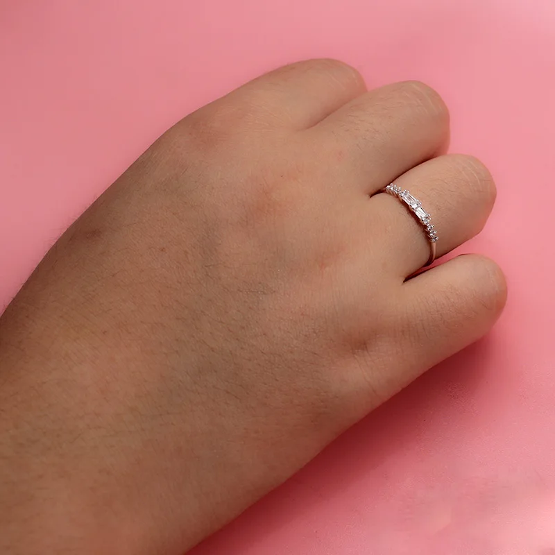 Женское кольцо из серебра 925 пробы с фианитом | Украшения и аксессуары