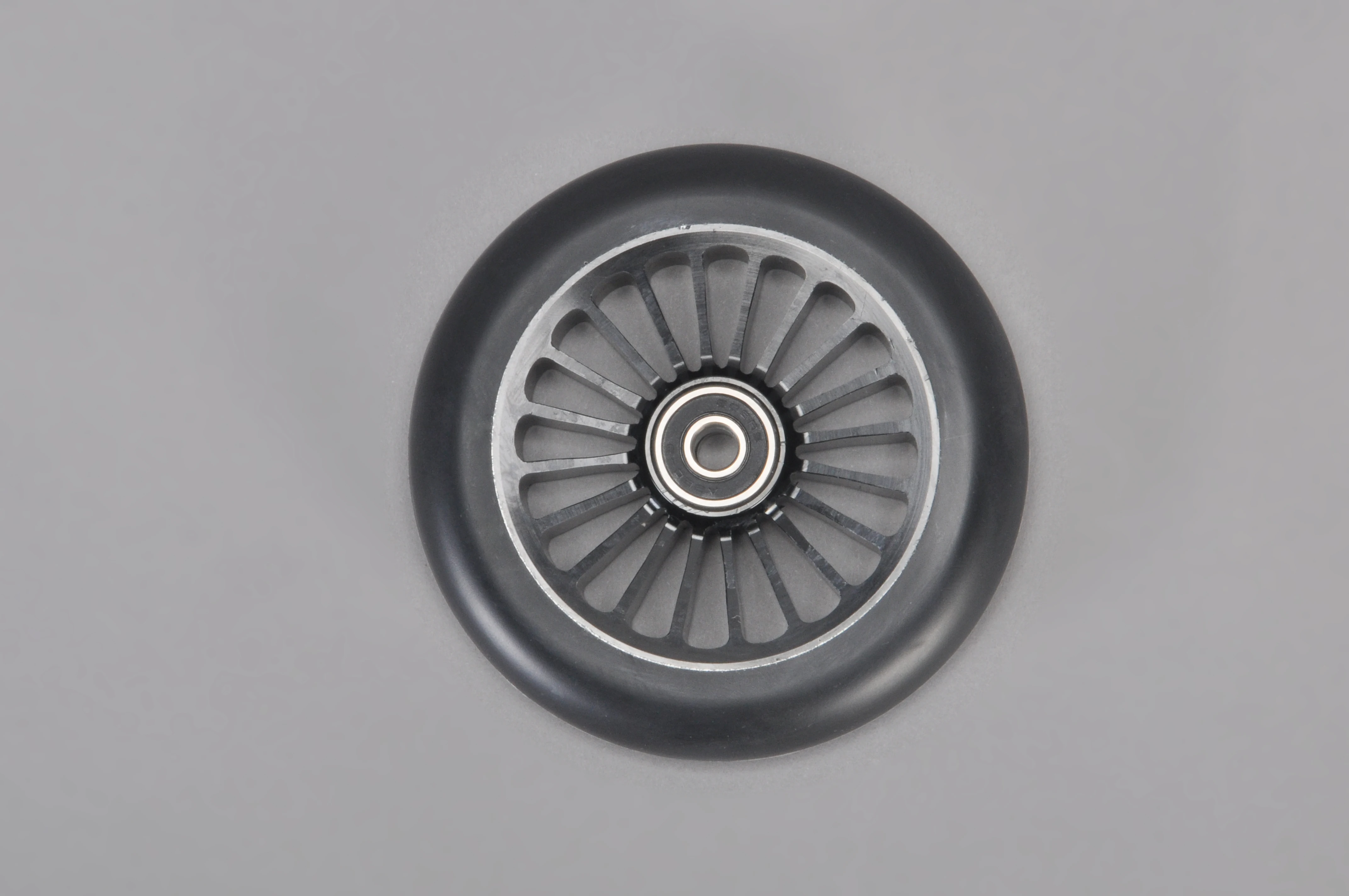 Новый дизайн Лидер продаж оптовая продажа прочный черный 20 спиц из алюминиевого