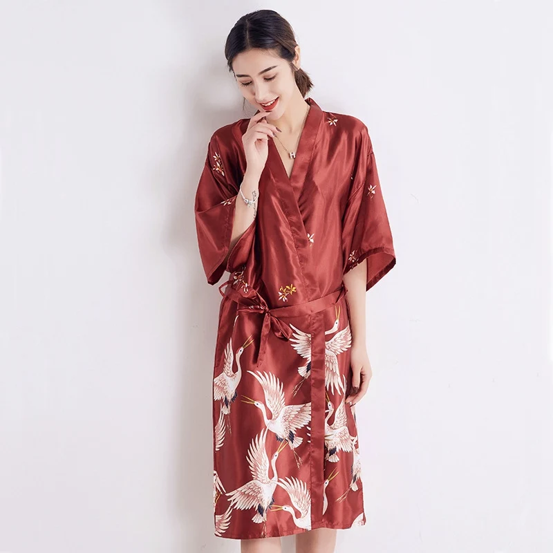 Халат с принтом для подружки невесты женская одежда сна из пеньюара ночное белье
