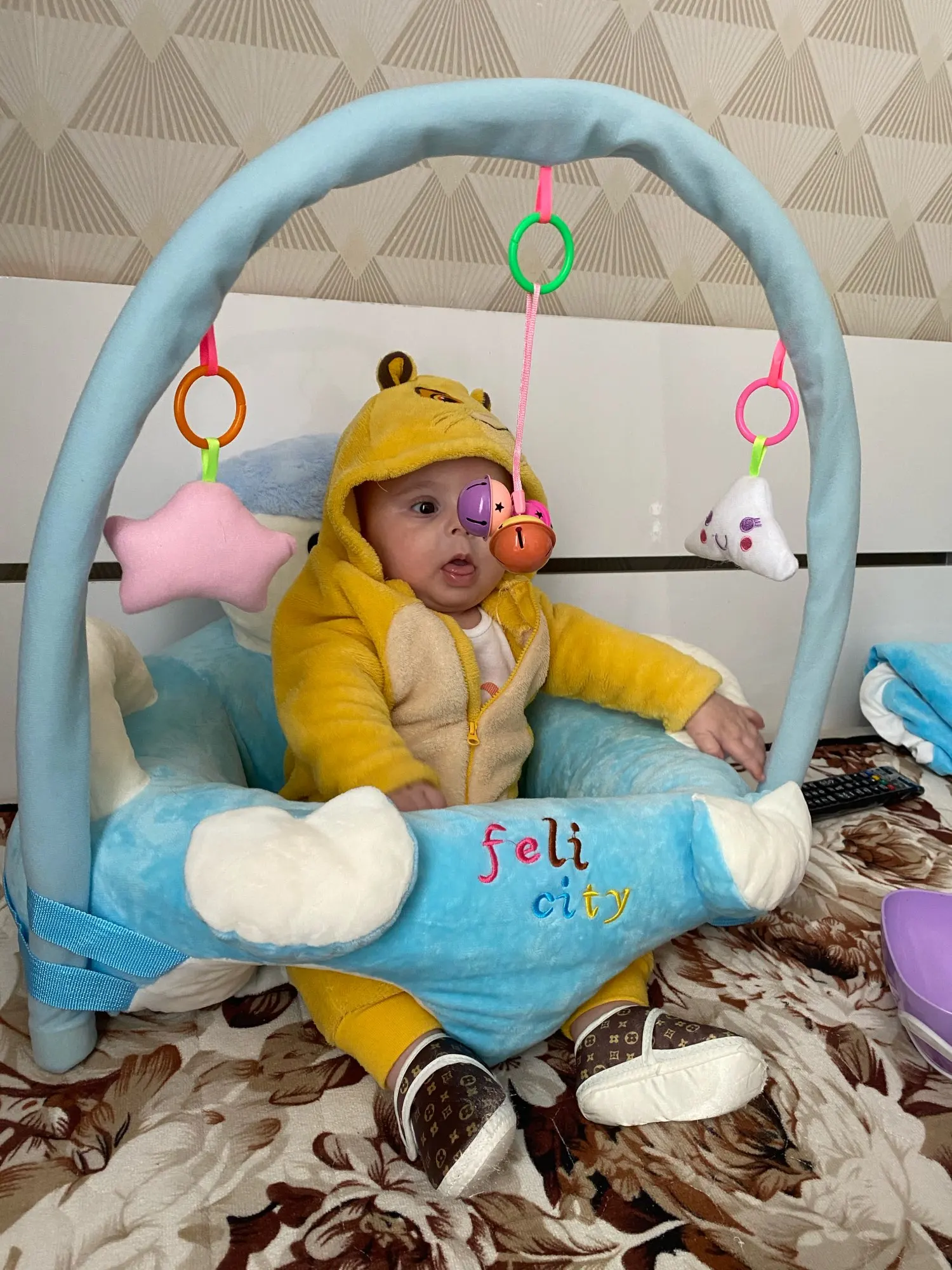 

0-3 years old Baby Sofa Cover Support Seat Cartoon Learning Sit Cradle Plush Chair Toddler Nest Washable With Rod Toys No Filler