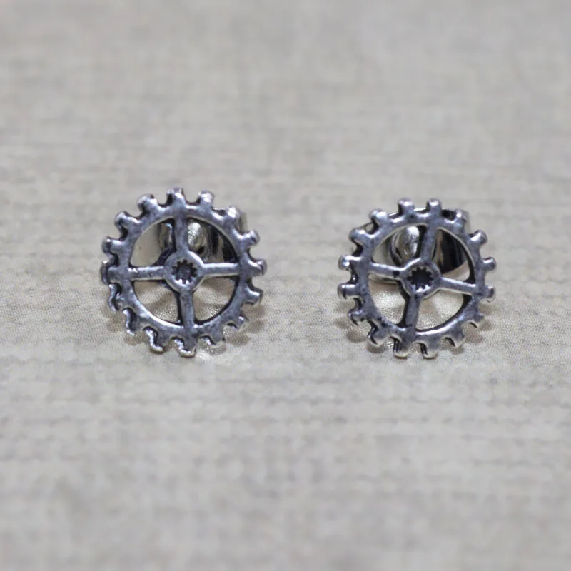 Simple and Stylish Creative Design Round Gear Earrings Men and Women Personality Charm Temperament Versatile Jewelry