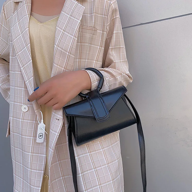 Женские сумки через плечо карамельного цвета из искусственной кожи с круглой