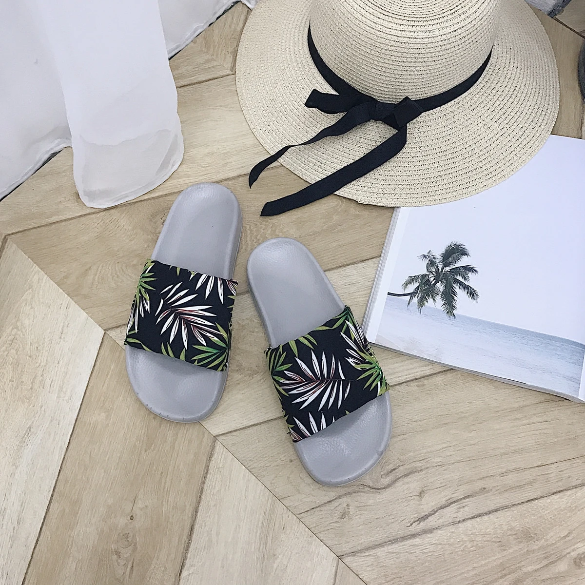 

Women Summer Slippers Leaf Soft Sole Slides Beach Flip Flops Indoor & Outdoor Sandals Cloth cover Footwear