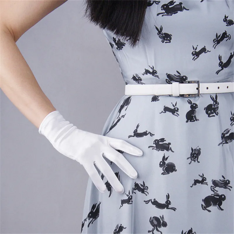 

Шелковые атласные перчатки, эластичные, белые, бежевые, короткие, 22 см, солнцезащитные перчатки женский, для невесты, замужей WSG08