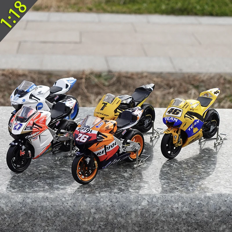 

Модель мотоцикла GUILOY1:18 Yamaha YZR M1 RC211V из сплава под давлением