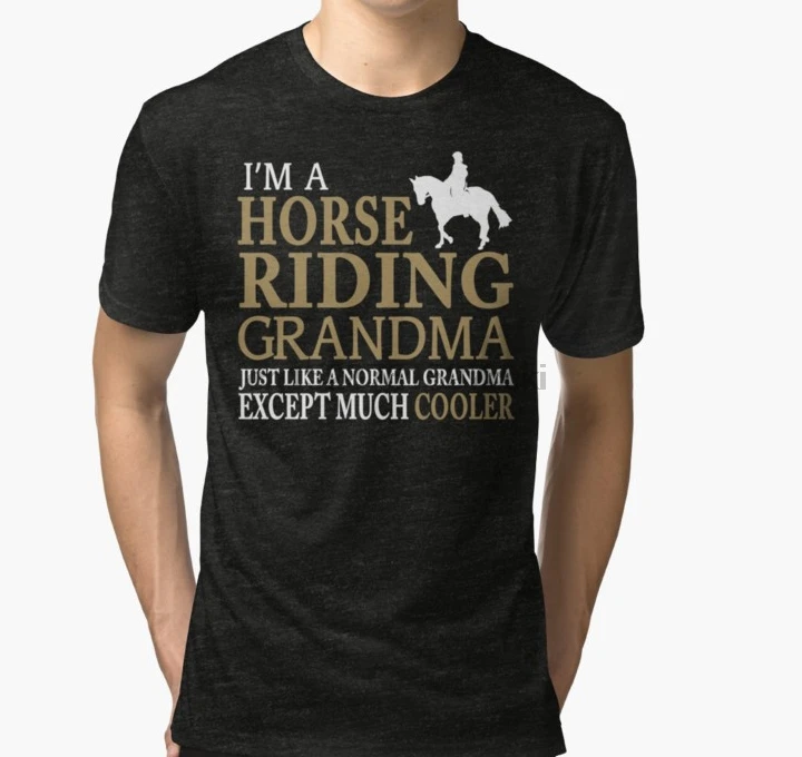 Мужская футболка IM A HORSE RIDING GRANDMA как и обычная но не более крутая с принтом