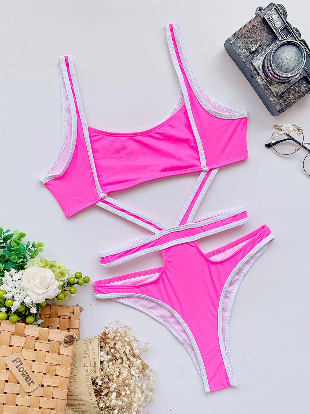 

2021 Summer Splicing Cut Out Monokini Women Swimwear One Piece Swimsuit Female Hollow Out Bather Bathing Suit Swim Lady