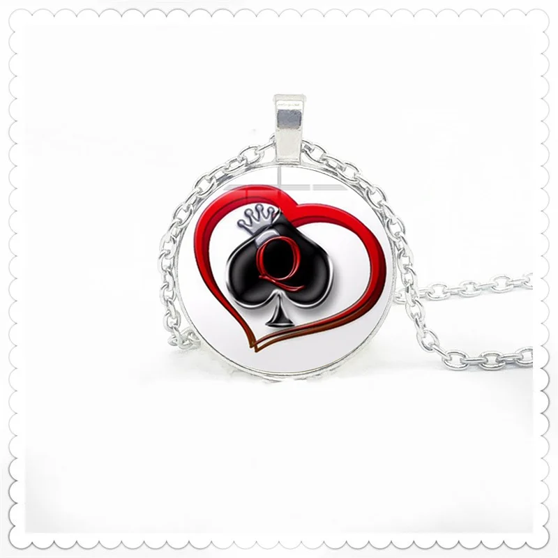 

2020 Latest Secret Tag Poker Black Q Queen's Heart Print Necklace Glass Convex 3D Effect Pendant Men and Women Fashion Necklace