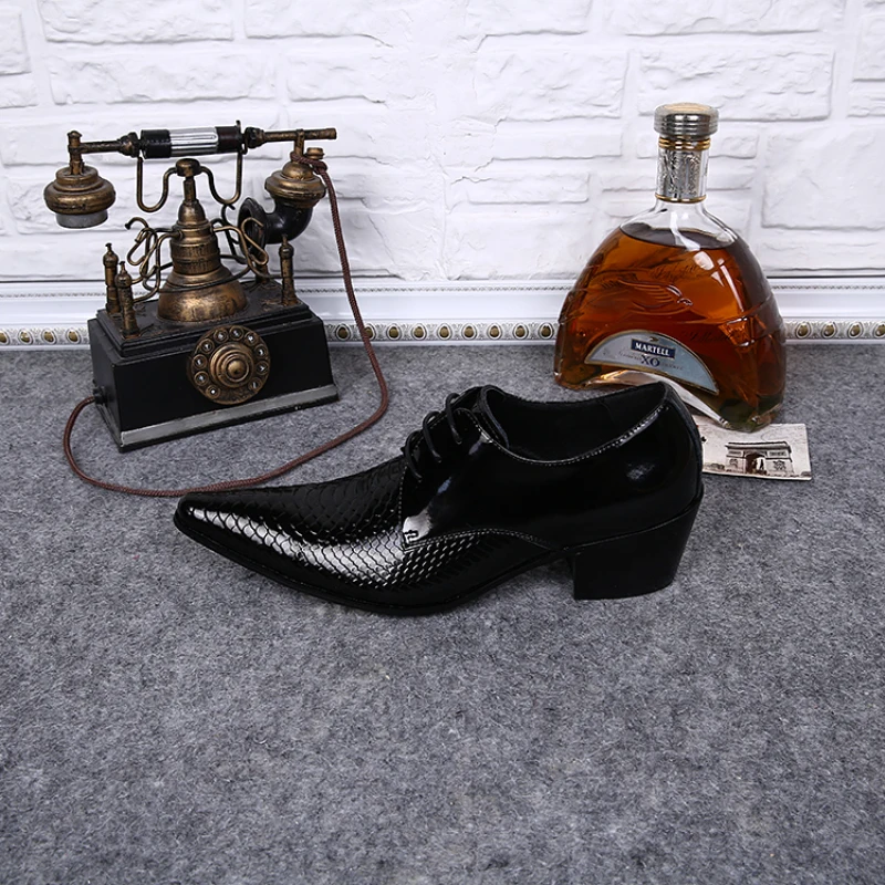 Christia Bella британский стиль с острым носком Мужские туфли оксфорды под змеиную кожу