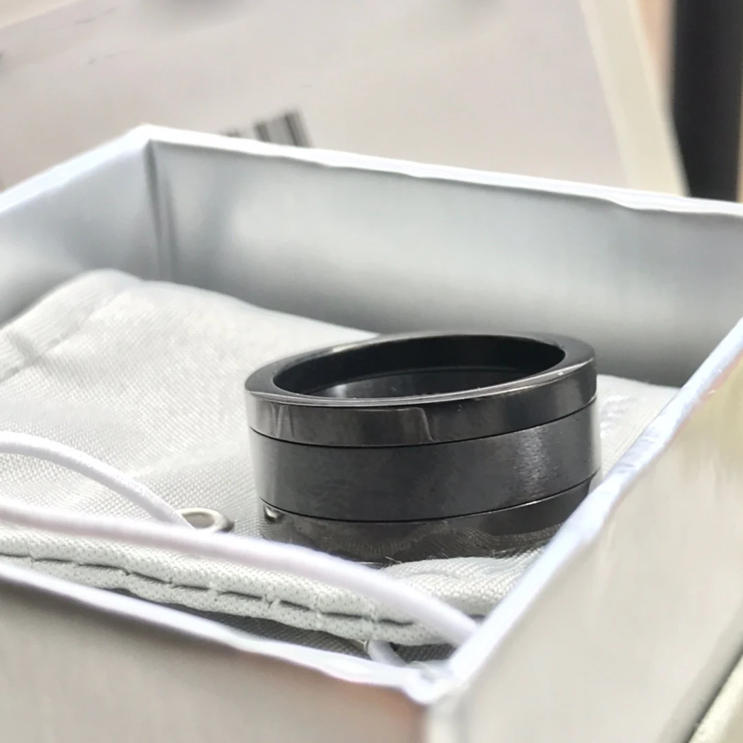 

Fashion luxury brand ring. Classic label. Glamour couple ring. birthday present. jeweler. wholesale. Free shipping