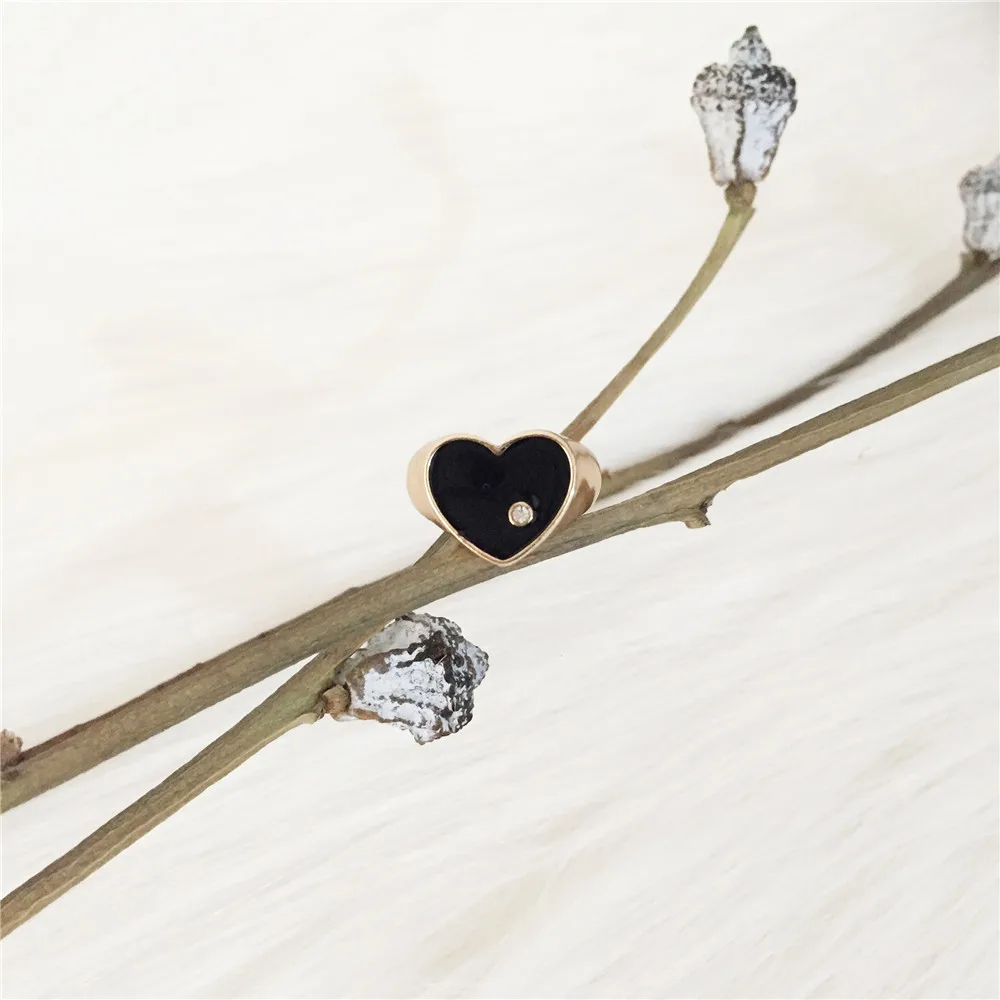 Любовь мелкого камня в черном сердце Форма кольцо для женщин и девушек