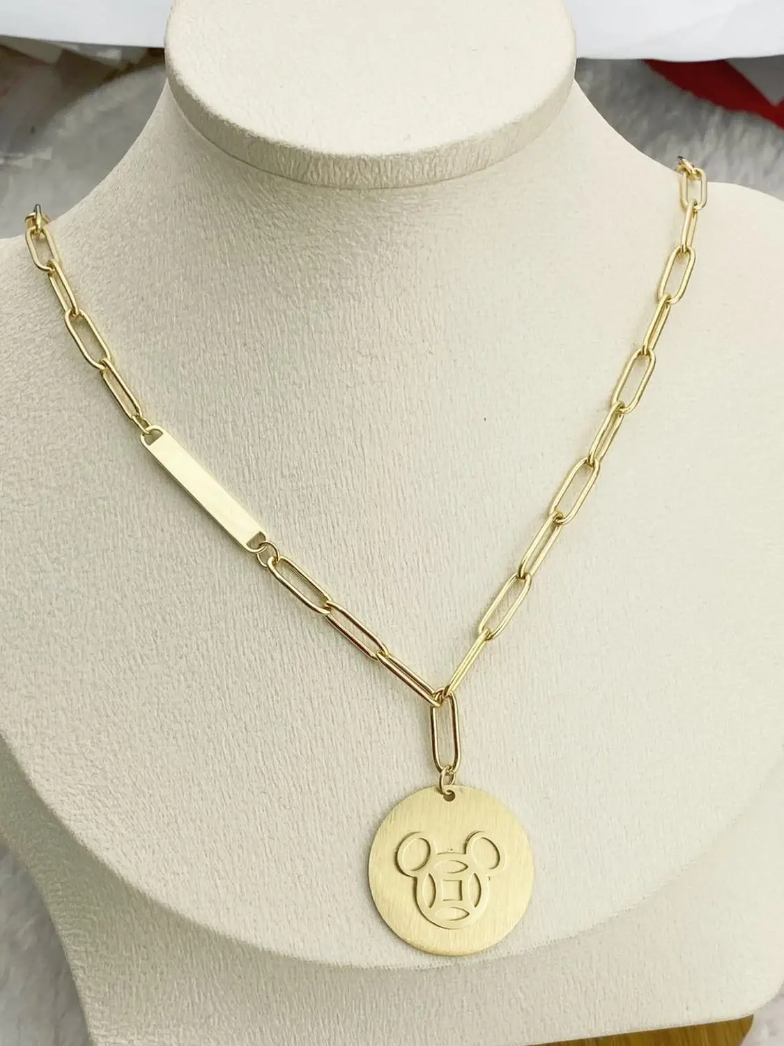 

Girl Hot Sell fashion new goddess luxury women gold Color necklace luxe jewelry stainless steel