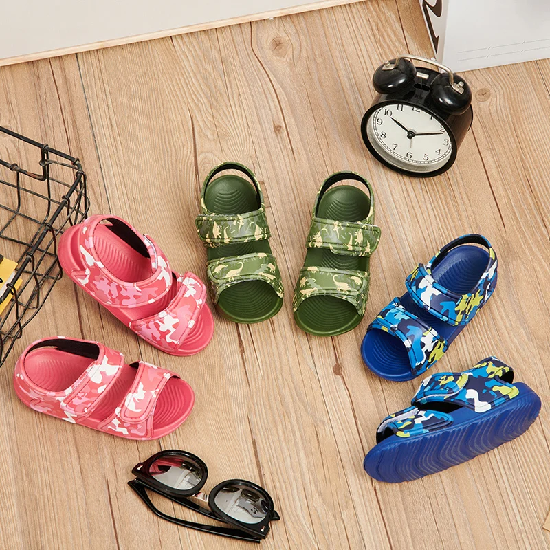 Летняя обувь с отверстиями 2022 пляжная для мальчиков и девочек мультяшная