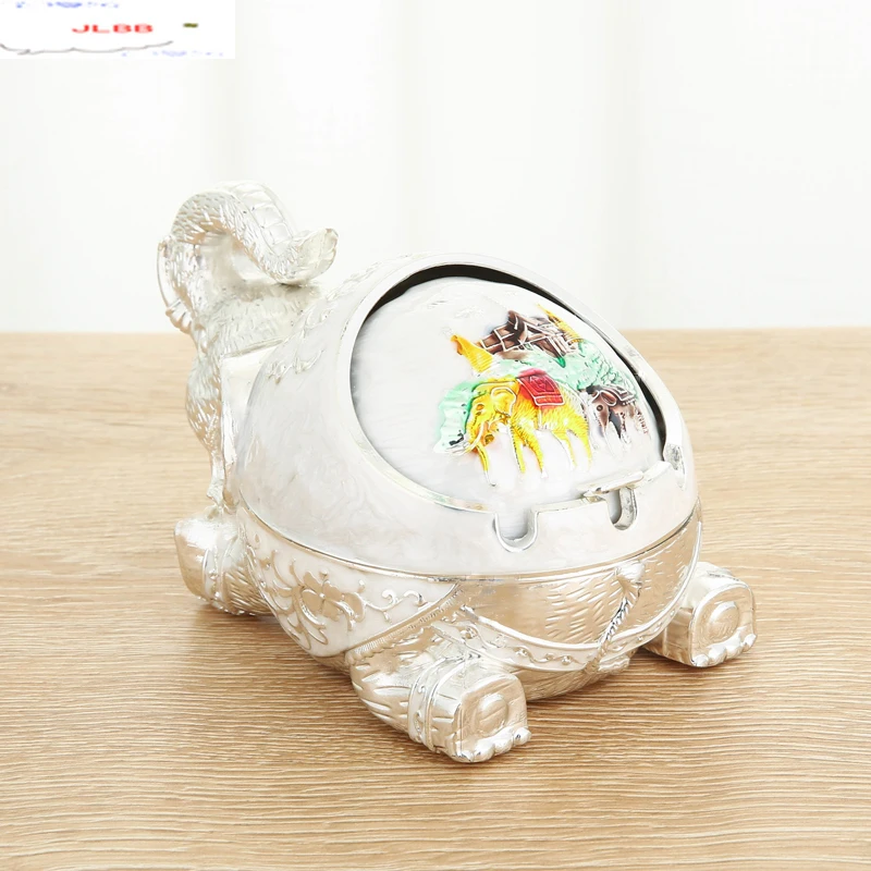 

European Round Alloy Ashtray with Lid Decoration Living Room Household Portable Multifunction Prevent Fly Ash Home Metal Ashtray