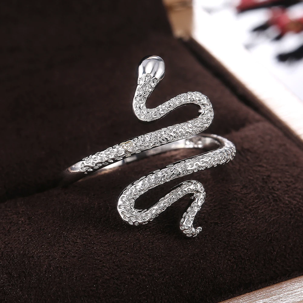 

Huitan Fashion Metallic Snake-shape Women Rings Daily Wearable Versatile Jewelry Delicate Girl Accessories for Party Snake Rings